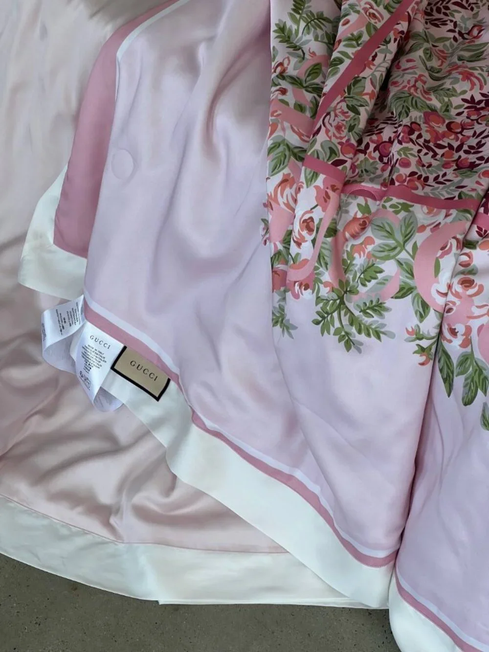 Gucci Luxury Silk/Tencel Summer Quilt Blanket – Pink Floral (200x220)
